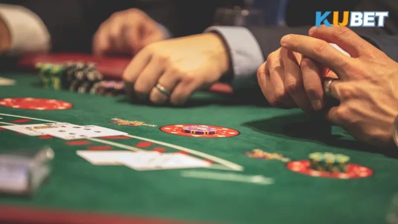 Các thuật ngữ trong game Poker trên KUBET